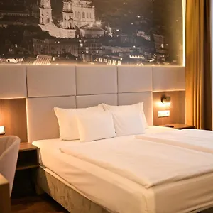 12 Revay 3* Budapeste